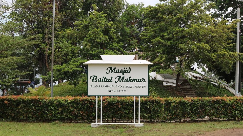Masjid Baitul Makmur - 01