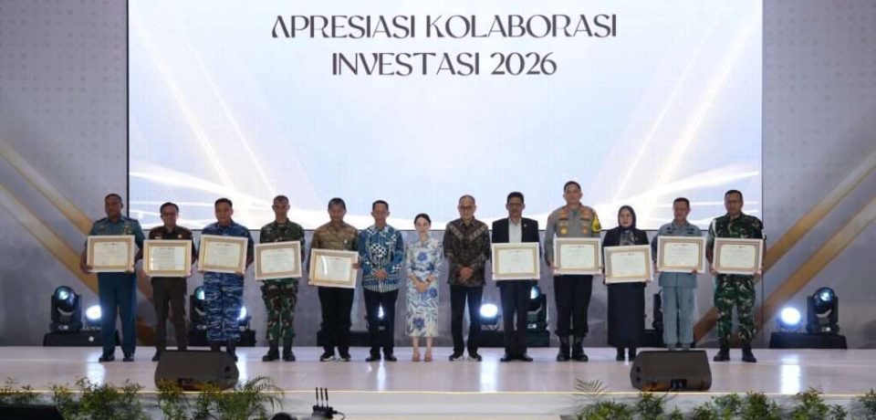 Kepala dan Wakil Kepala BP Batam Berikan Penghargaan dalam Ajang Apresiasi Kolaborasi Investasi Batam 2026