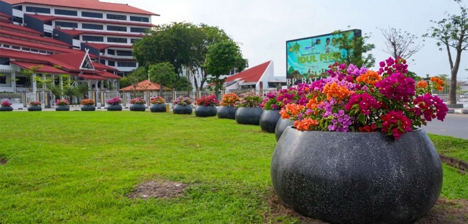 BP Batam - Penataan Pot Bougenville Perkuat Estetika Kota Tanpa Bebani Keuangan Negara